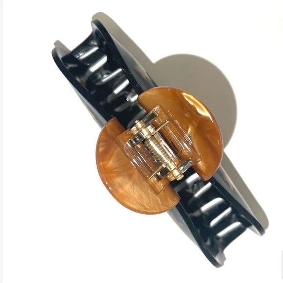 Sun and Stars Elegant Black Hair Claw with Gold Stars - Picture 3 of 4